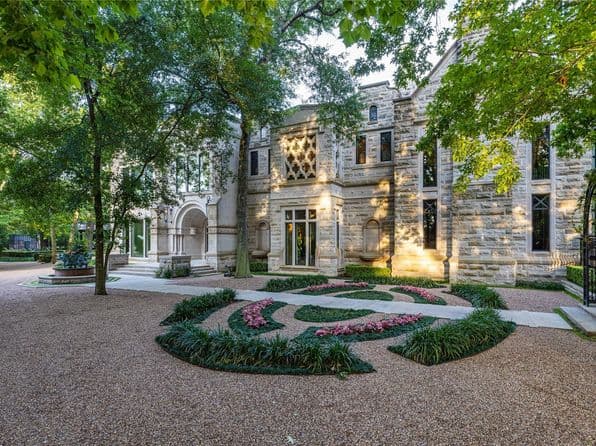 River Oaks